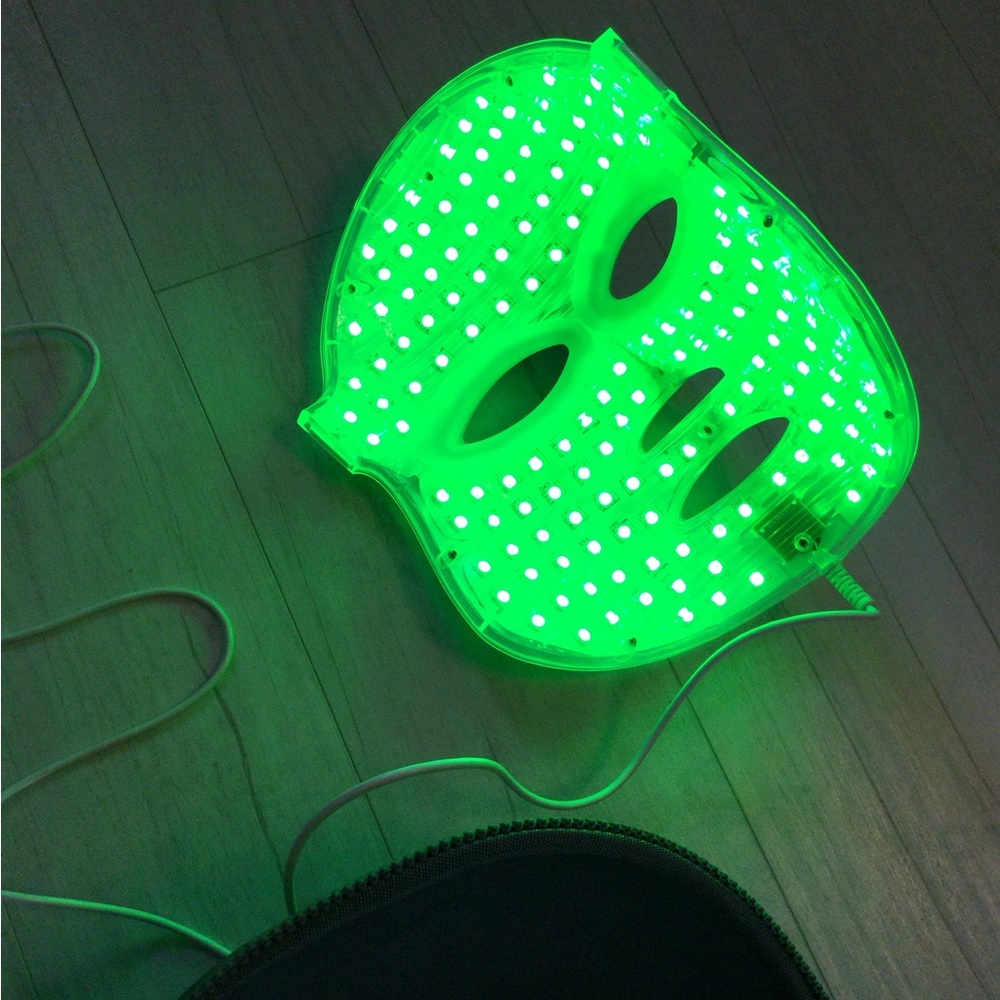 Aphrona Moonlight LED Mask - Picture 6 of 11